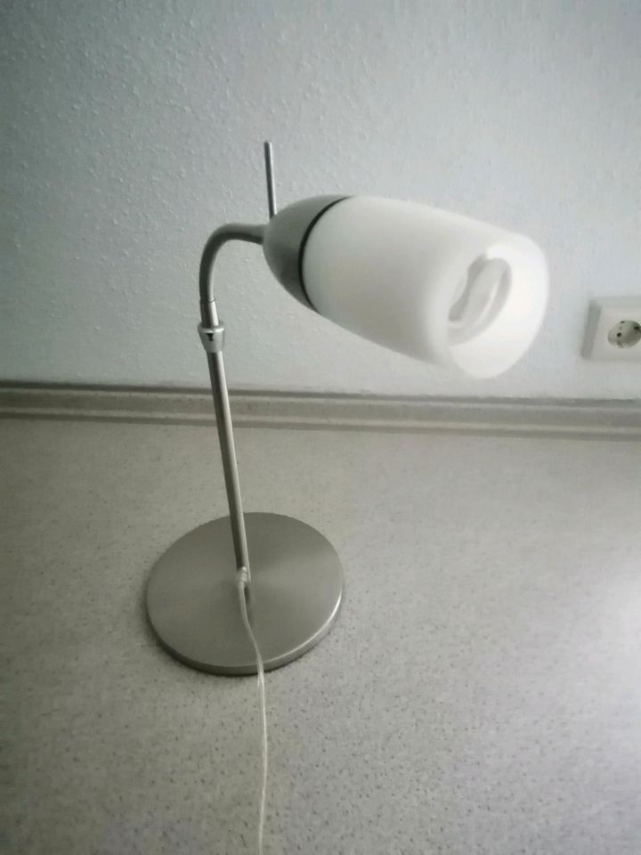 Tisch oder Nachttisch Lampe in Calw