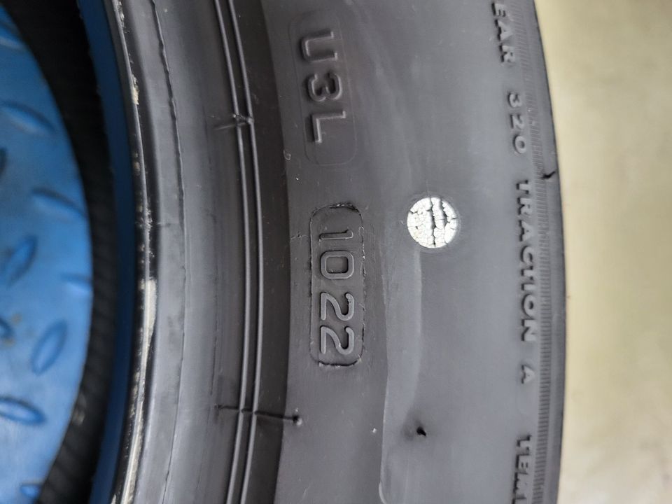 2x 225/55 R17 97W Bridgestone Turanza T005,*,DOT 1022 mit 5 mm in Mintraching