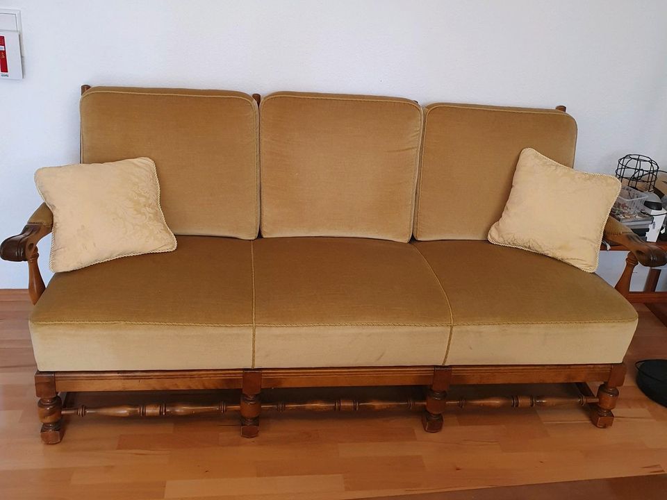 3-Sitzer Sofa Retro Gelsenkirchener Barock in Eppstein