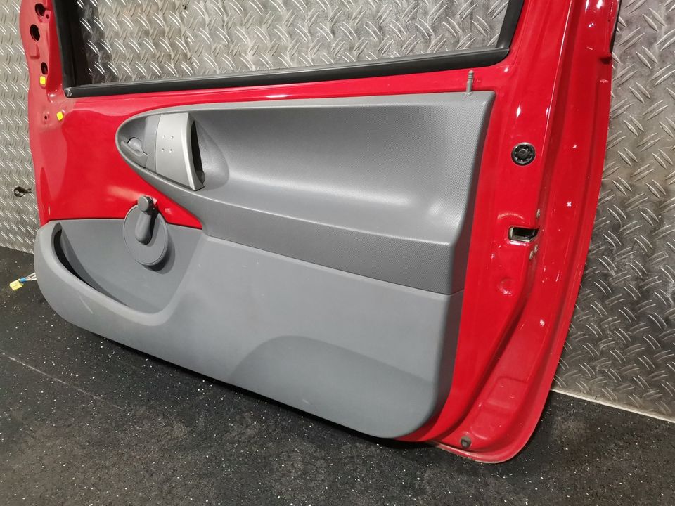 Peugeot 107 Citroen C1 Toyota Aygo Beifahrertür Tür rechts Rot in  Nordrhein-Westfalen - Gelsenkirchen | Ersatz- & Reparaturteile | eBay  Kleinanzeigen ist jetzt Kleinanzeigen