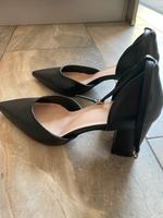 Pumps ,Riemchen,Gr.38,schwarz,Neu Sachsen - Wurzen Vorschau