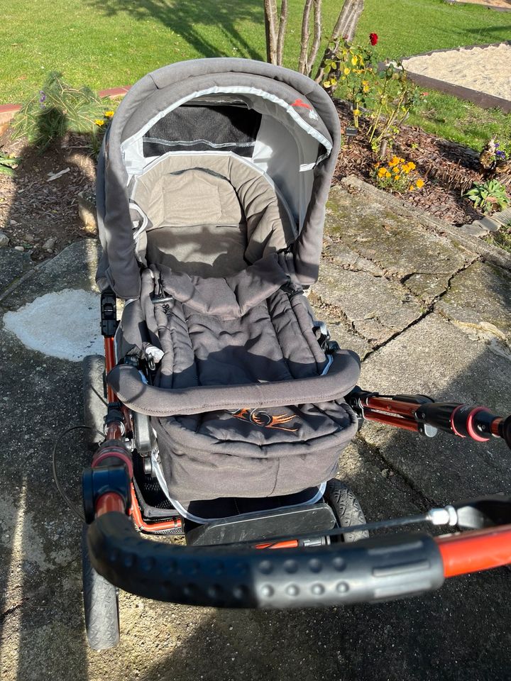 Kinderwagen Kombi mit Zubehör in Meißen