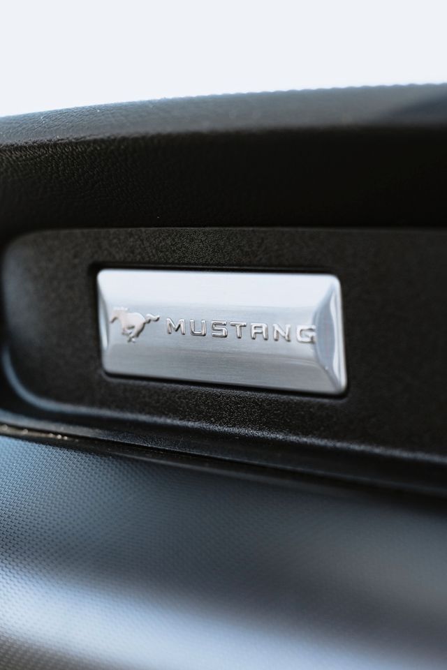 Mustang GT Cabrio 5.0 V8 mieten /Hochzeitsauto /Sportwagen mieten in Braunschweig