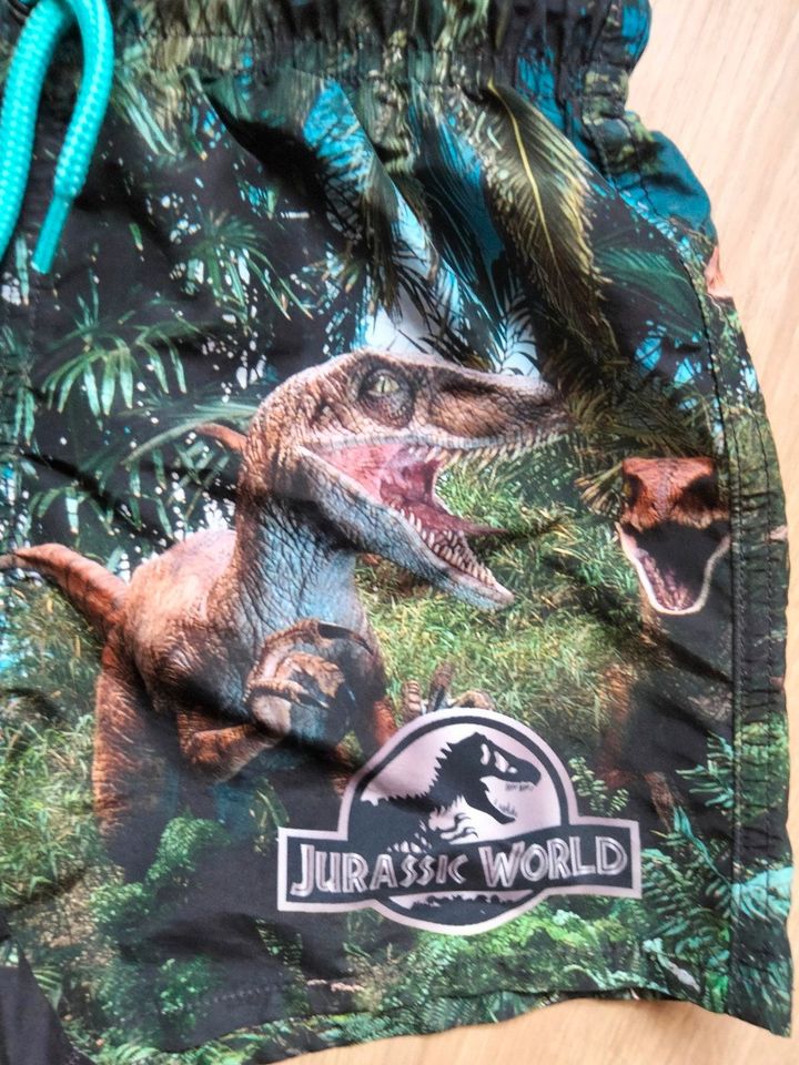 JURASSIC WORLD Badehose H&M  Jungen Gr.98/104 neuwertig in Radegast