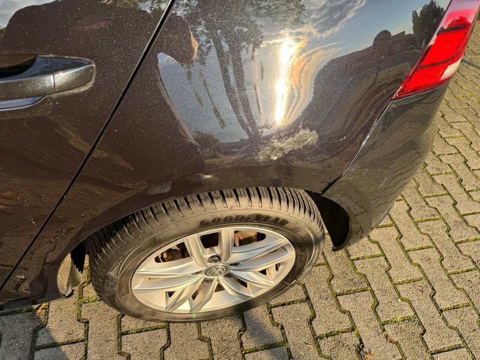 VW Volkswagen Golf 1.6 tdi Vll 7 NAVI Comfortline in Dortmund
