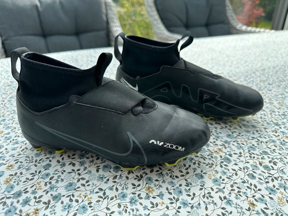 Nike Mercurial Air Zoom Fußballschuh (Größe 35) in Duisburg