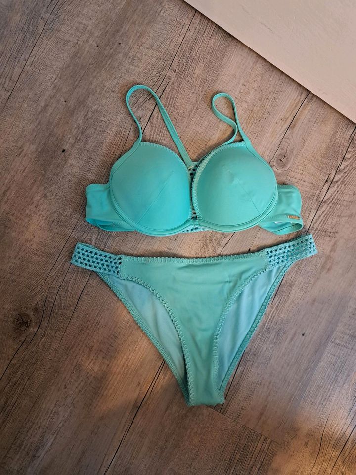 Damen Klamotten Kleidung Oberteil FestivalOutfit, Bikini, Größe M in Lübeck