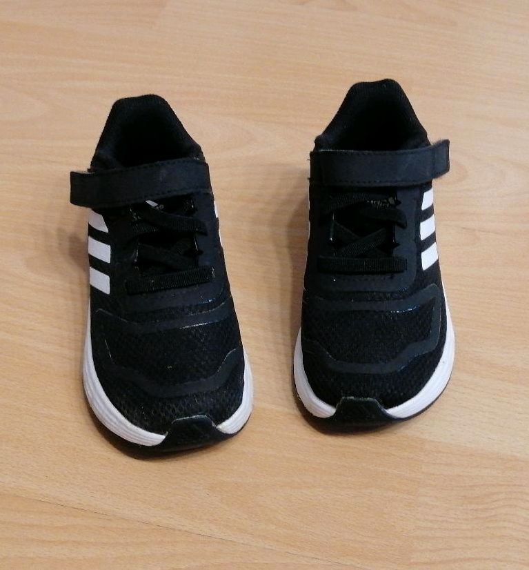 Adidas Sneaker/Turnschuhe Größe 23 in Oberbillig