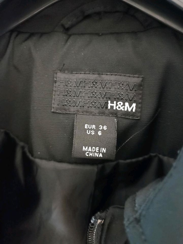 Mantel, schwarz, H&M in Nürnberg (Mittelfr)