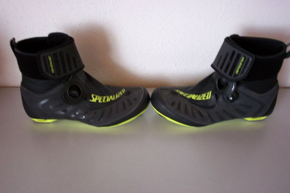 Specialized Defroster Rennrad Winterschuhe Gr. 43,5 WIDE + BOA in Gaildorf