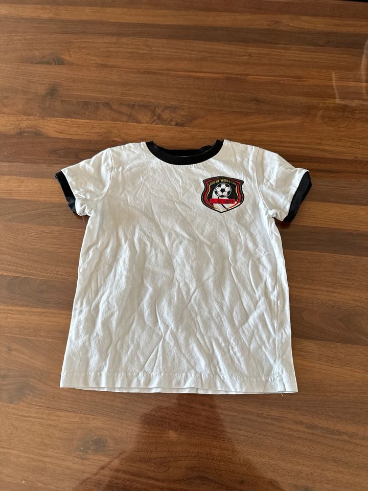 Esprit Fußball Shirt 92/98 Deutschland in Damme