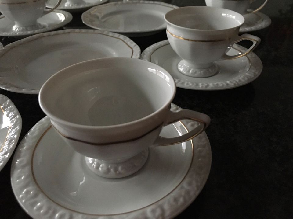 Rosenthal Classic Rose Goldrand Mocca Service in Altenglan