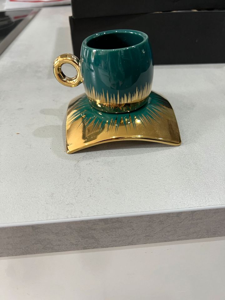 Keramik 6 er Set Espresso Tassen mit Quadratische Untertasse in Köln