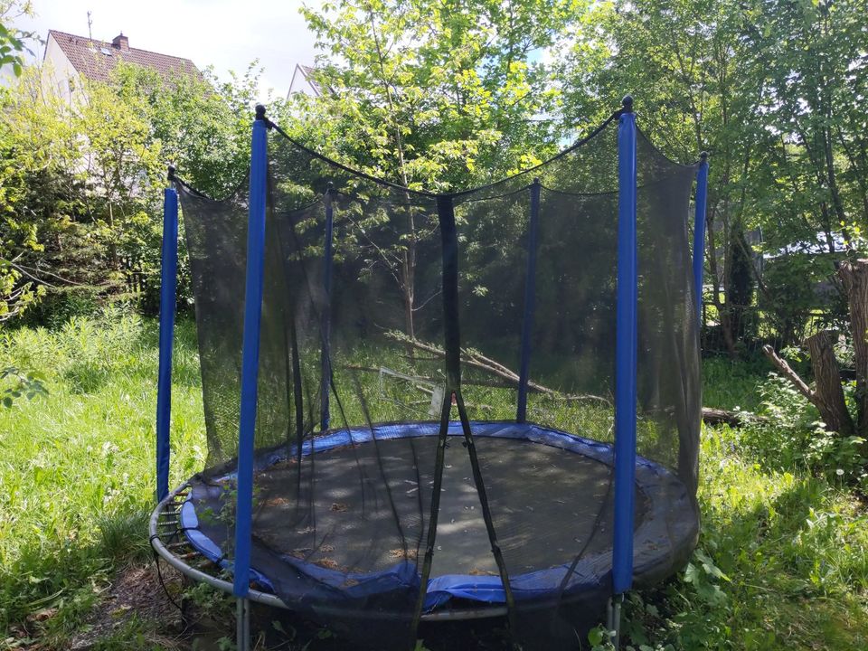 Großes Trampolin für den Garten in Siegen