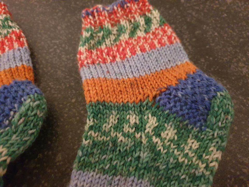 Kinder- Socken handgestrickt, weiche Wolle, neu in Wenzendorf