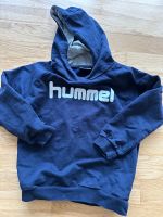 Hummel Jogginganzug dunkelblau 122/128 Düsseldorf - Mörsenbroich Vorschau