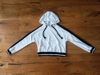 Kurz geschnittenes Sweatshirt Kapuze weiss schwarz sehr gut erhal Hessen - Flieden Vorschau
