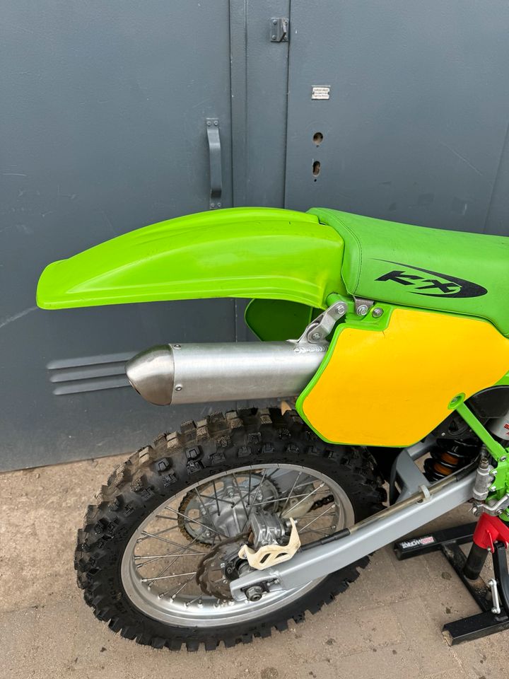 Kawasaki Kx 500 im Bestzustand in Tensfeld