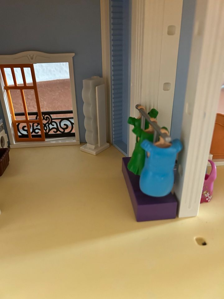 Playmobil Haus Puppenhaus Dollhouse mit Zubehör in Linsengericht
