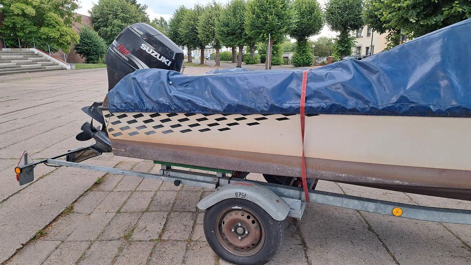 Hellwig Motorboot, Suzuki 60 PS 4-Takt Motor, Verdeck und Trailer in Malchin