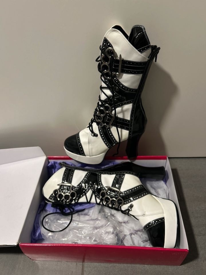 Stiefel Mittelalter Funtasma Exotica schwarz weiß bw  NEU in Drochtersen