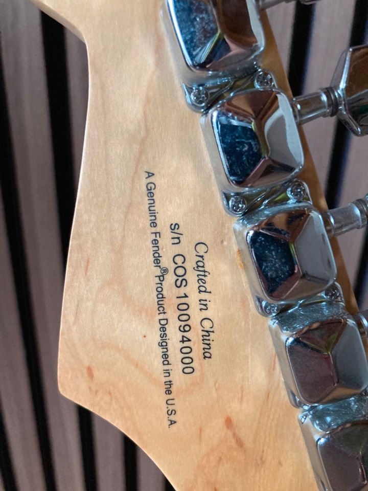 Squire Fender Strat rot, gebraucht in Schrobenhausen