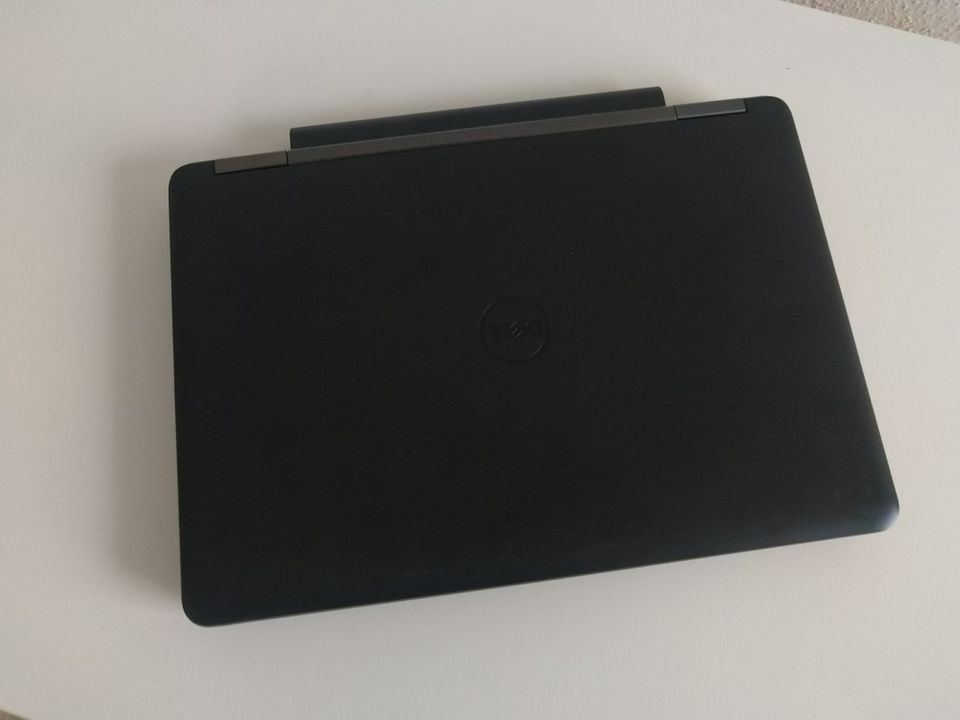 Dell Latitude E5440 Laptop - Hochleistungsakku (14", 256GB SSD) in Laufen