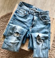 Röhrenjeans hellblau destroyed Jeans Anti Blue Größe 26 S 36 Wiesbaden - Delkenheim Vorschau