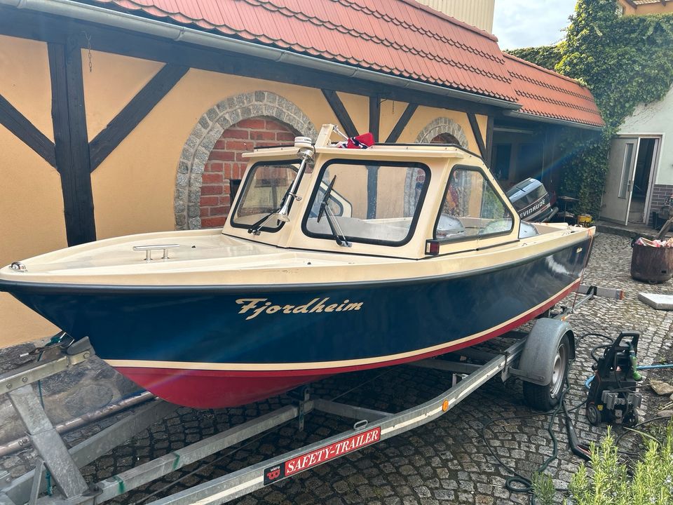 Motorboot Sportboot Angelboot Freizeitboot Halco 16,5 mit Trailer in Siewisch