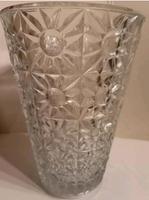 DDR Vase Pressglas Kult 20 cm hoch neu Sachsen-Anhalt - Bernburg (Saale) Vorschau