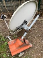 Satellitenschüssel 80cm mit Halterung auf dem Dach gebracht Nordrhein-Westfalen - Krefeld Vorschau