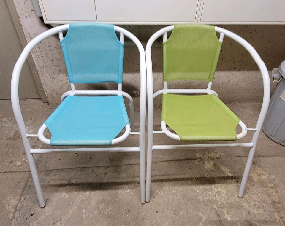 Stühle für Balkon oder Garten blau / grün in Halle