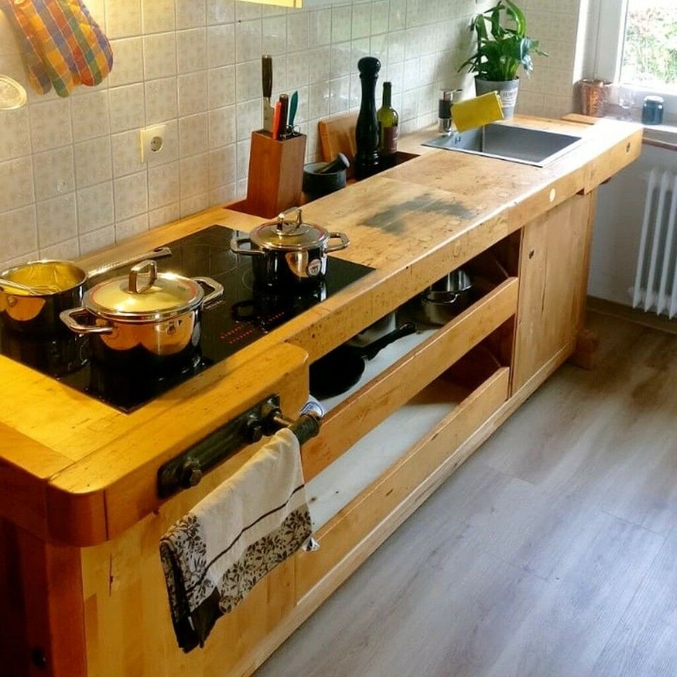 'Kitchencarrier' Küchenzeile aus alten Werkbänken/Hobelbänke in Lübeck