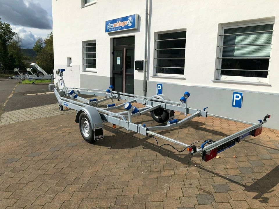 Vlemmix Bootstrailer Bootsanhänger für Boote bis 6,9m 1350-1800kg in Monzingen