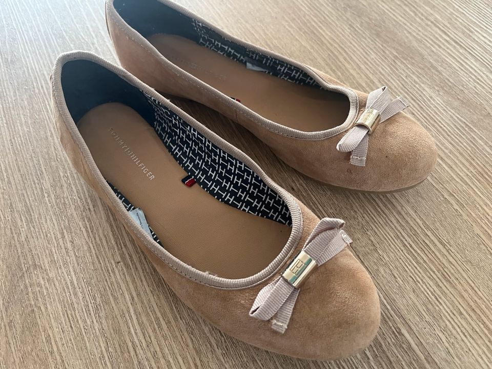 Tommy Hilfiger Ballerinas Beige Gr. 37 in Krefeld