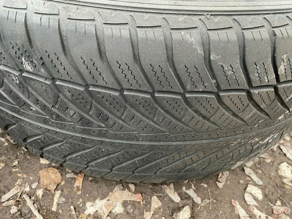 4x WINTERREIFEN 18ZOLL BMW X5 255/55R18 + 2x lose Reifen in Nürnberg (Mittelfr)