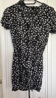 Longshirt/Kleid schwarz mit Blümchen H&M Größe XS Sachsen - Böhlen Vorschau