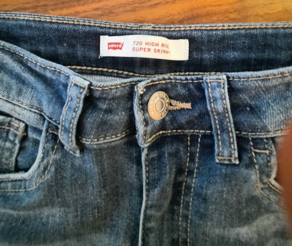 Mädchen Kinder Jeans Levis Levi's 720 High Rise  Gr 152 in Regensburg