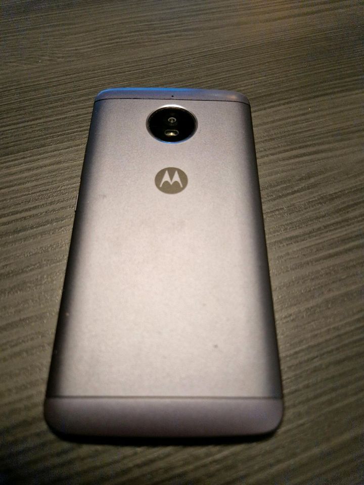 MOTOROLA MOTO E4 PLUS DUAL SIM XT1771 16GB IRON GRAY SMARTPHONE in Siegen