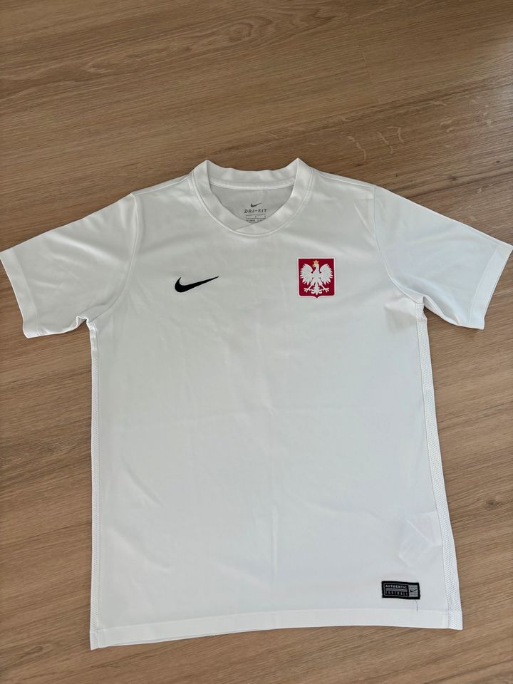 T-Shirt  Lewandowski Gr 146 in Weinstadt