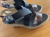 Sommerschuhe mit Keilabsatz Sandalen Niedersachsen - Helmstedt Vorschau