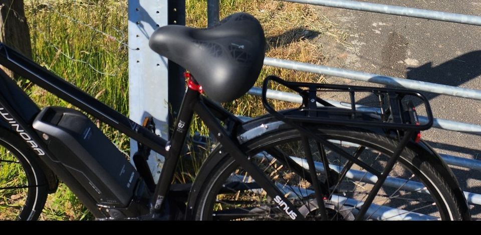 E - Bike Winora Tria 7 eco mit Bosch Motor in Wewelsfleth