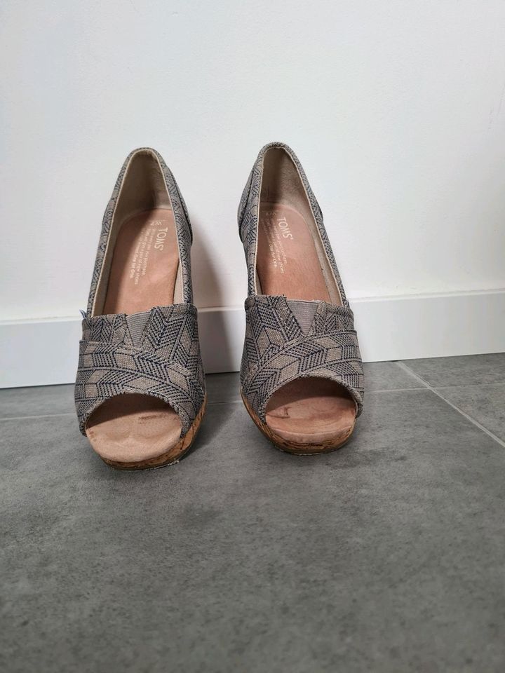 TOMS Peeptoe NEU in Frankfurt am Main