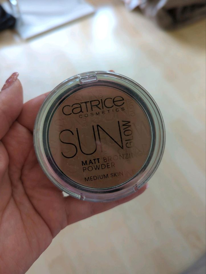 Catrice - Sun Glow Matt bronzing powder - 030 medium bronze in Germering