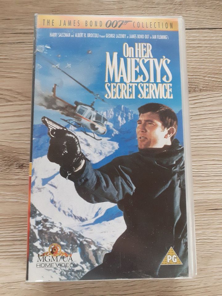 75 VHS Video-Kassetten Sammlung Thriller, Action, Komödie in Massing