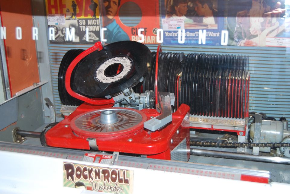 AMI F-120 Jukebox USA von 1954 Überholt für 60 Vinyls in Berlin