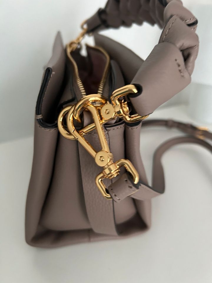 Coccinelle Tasche in Taupe in Brietlingen