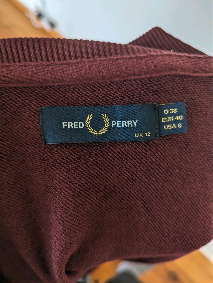 Fred Perry Sweatshirt Kleid in Berlin