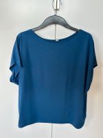 Uniqlo Drape T-Shirt Boot-Ausschnitt GR. L Blau 42 40 Stuttgart - Stuttgart-Süd Vorschau