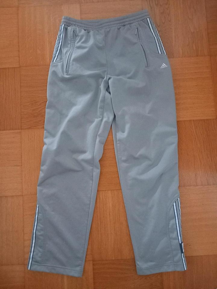Adidas Joggers Jogginghose Hose Relaxhose Sporthose 164 XS S in Alsfeld